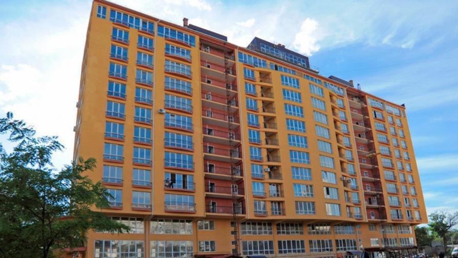 Apartment In The Center! Panoramic Windows! Fireplace! キシナウ エクステリア 写真